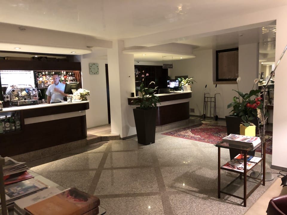 Lobby Hotel Castello Lake Front