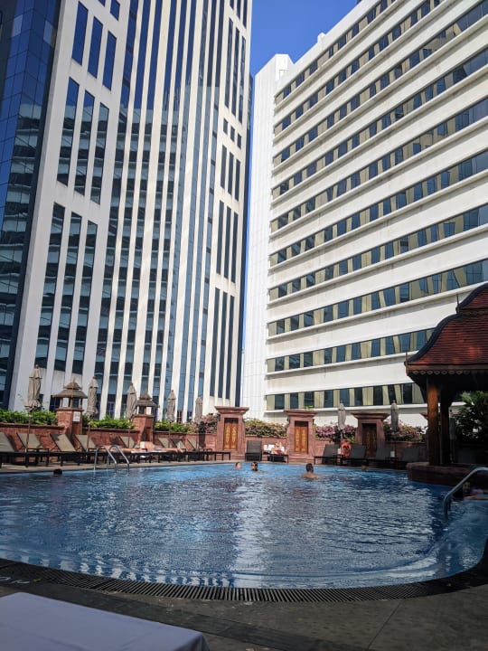 Pool The Landmark Bangkok