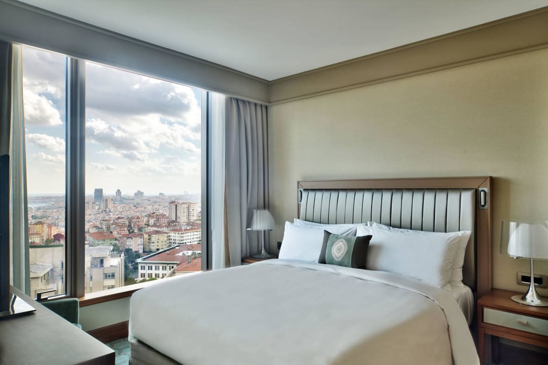 Corner Suite Bosphorus View Renaissance Istanbul Polat Bosphorus Hotel