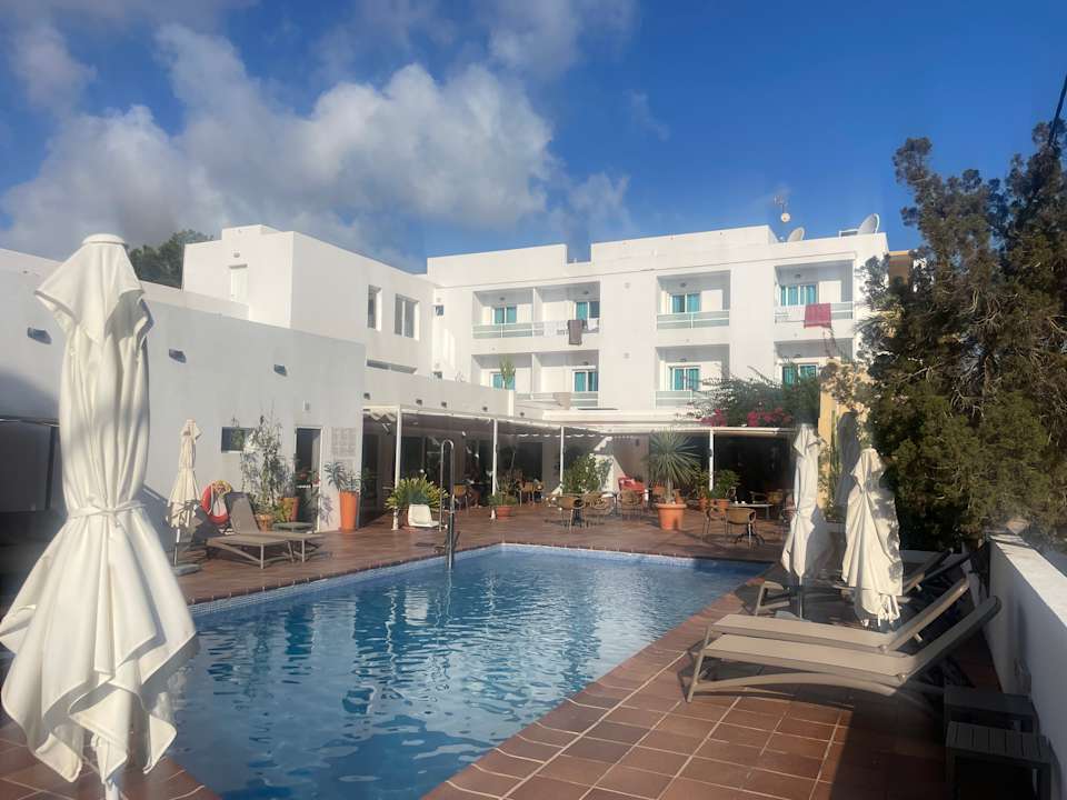 Pool Hostal Roca Plana