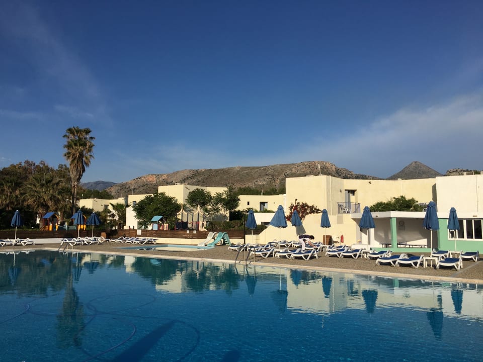 Pool Dessole Dolphin Bay Resort