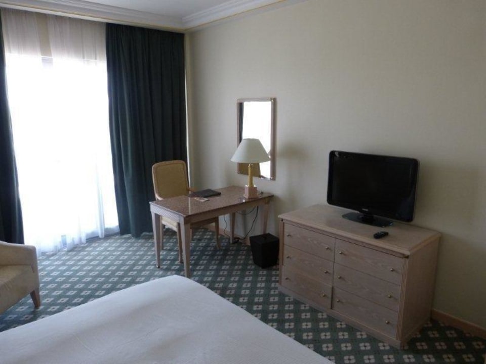 Schlafzimmer Radisson Blu Hotel & Resort Al Ain