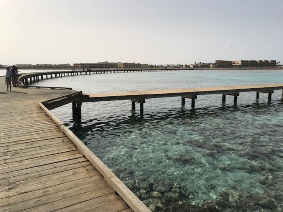 Strand The Breakers Diving & Surfing Lodge