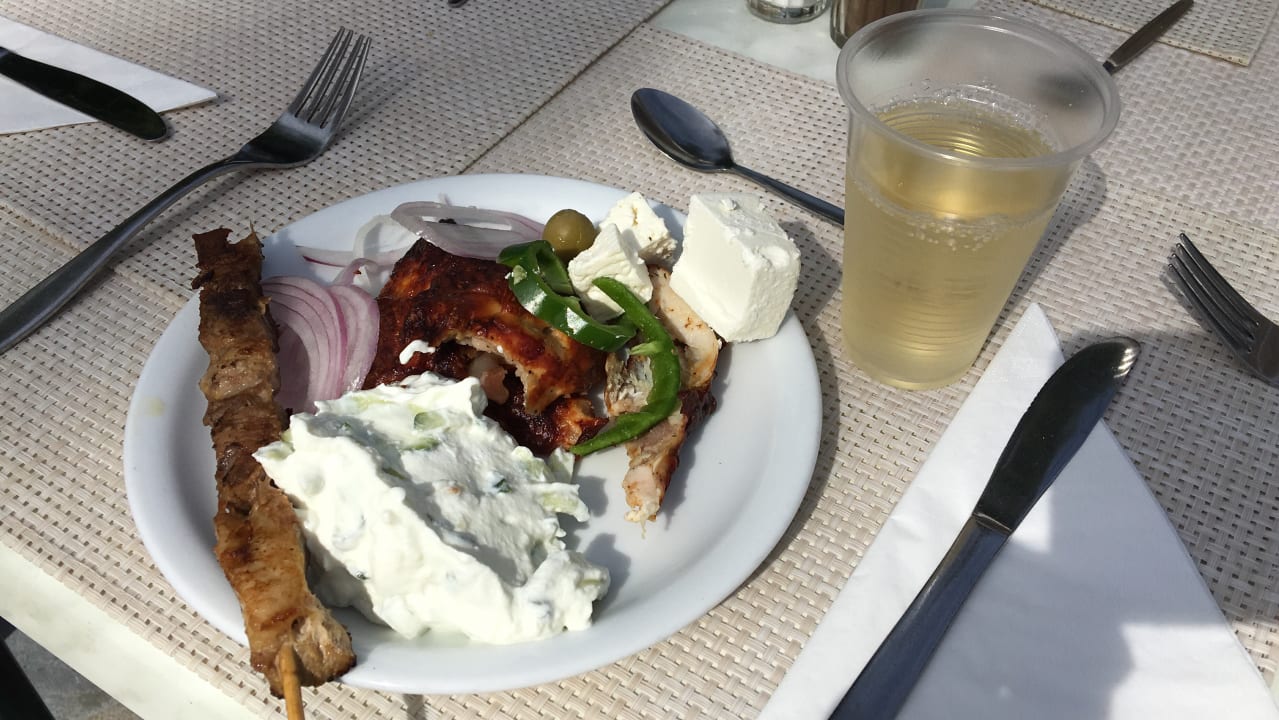 Essen in der Taverne Atlantis Hotel