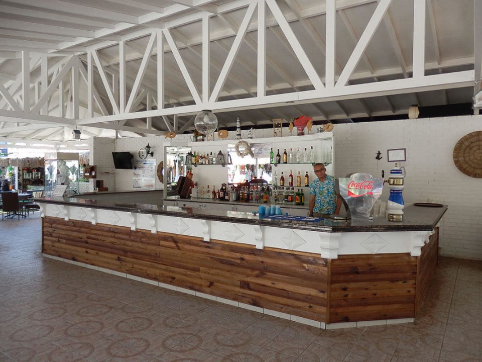 Poolbar Club Turtas Beach Hotel