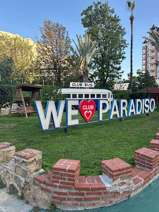 Außenansicht Hotel Club Paradiso