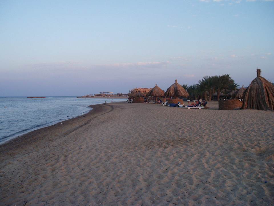 Strand am Abend Pensée Royal Garden Beach Resort