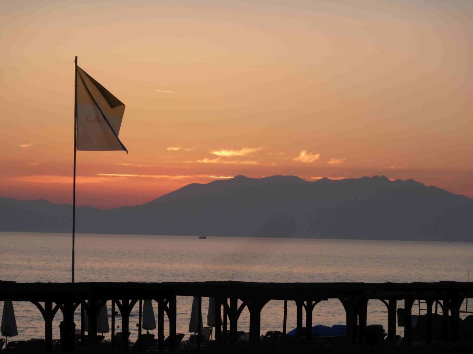 Noch`n Sonnenuntergang Simantro Resort