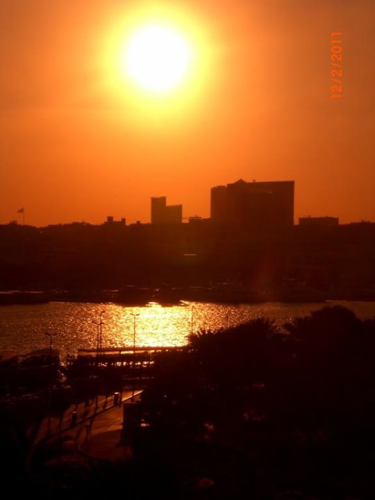 Sonnenuntergang am Creek Golden Sands Hotel Creek