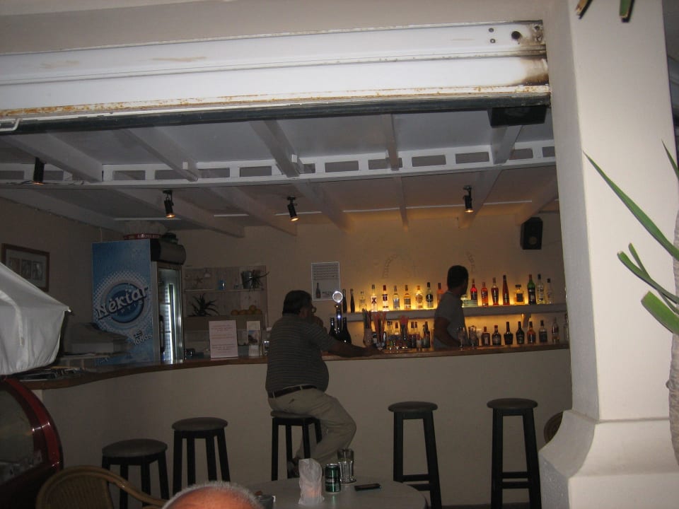 Poolbar Hotel Strogili