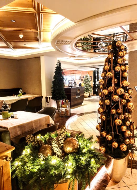 Lobby Quellenhof Luxury Resort Passeier