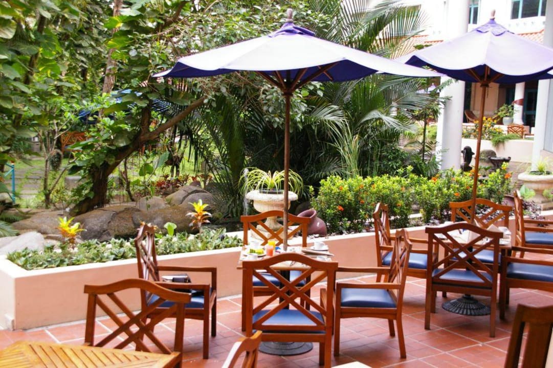 Frühstücks-Terrasse Melia Purosani Yogyakarta