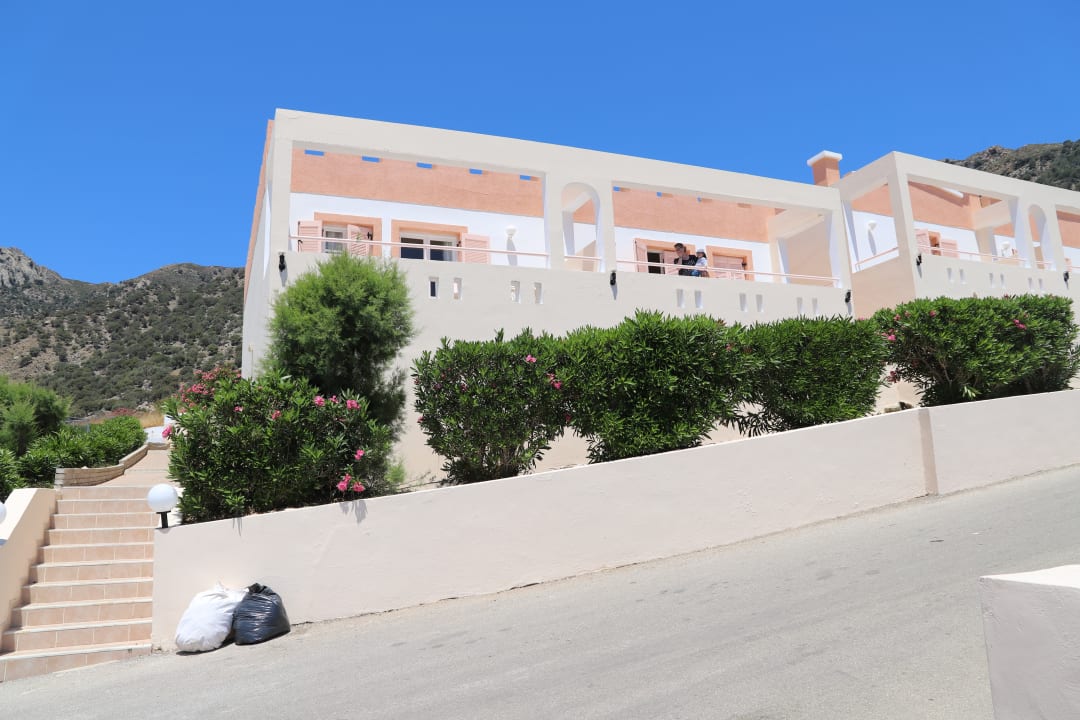 Zimmer Canvas by Mitsis Family Village