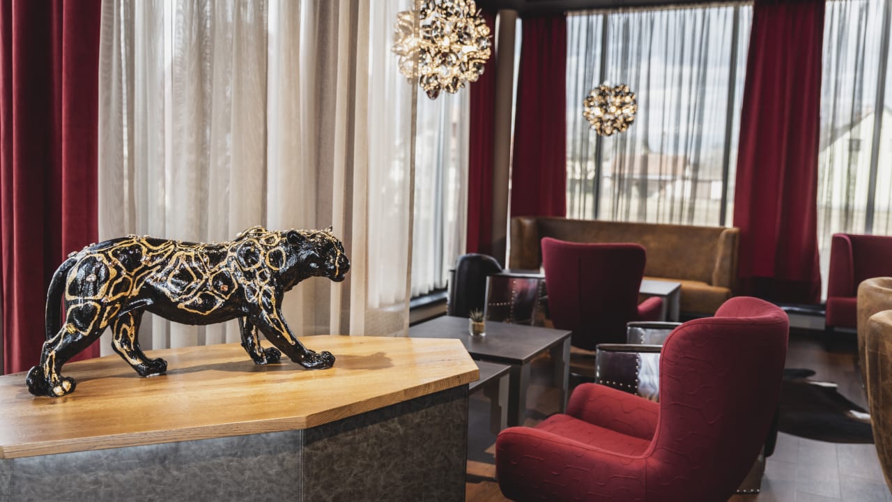 Lobby AMEDIA Express Graz Airport