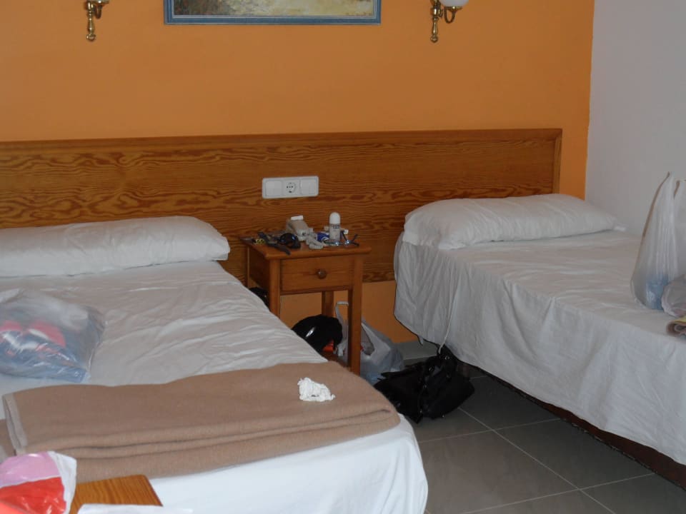 Einfach und saubere Schlafzimmer Nereida Aparthotel