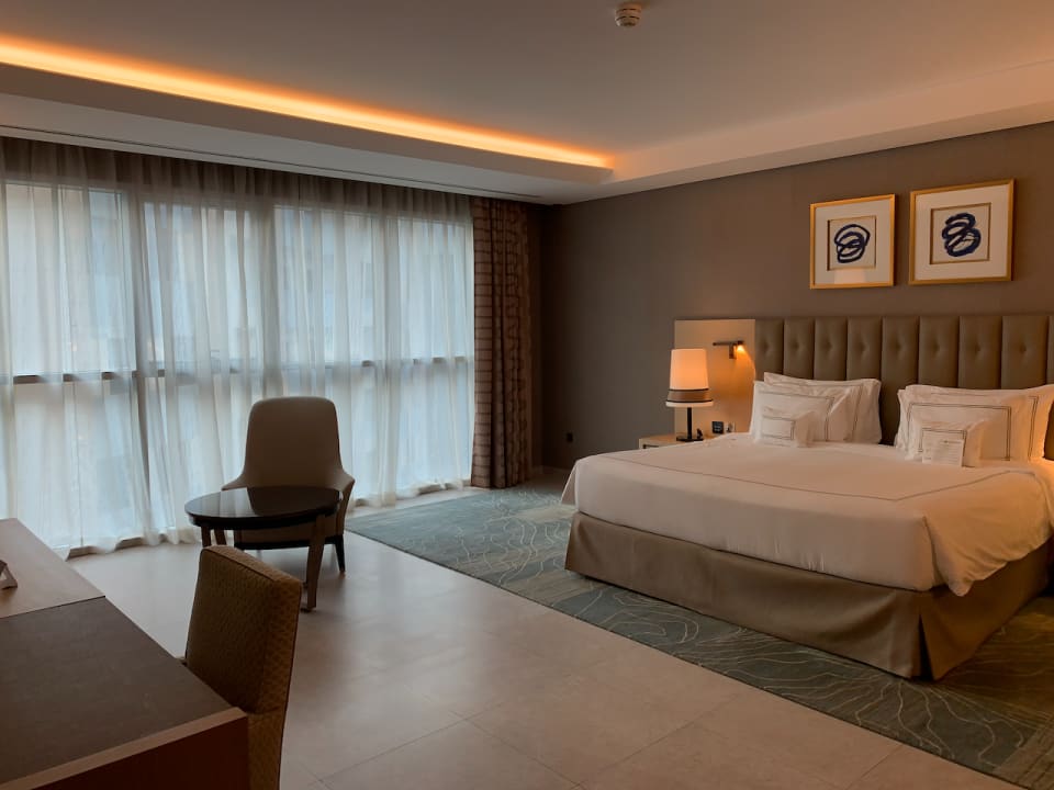 Zimmer Grand Cosmopolitan Hotel