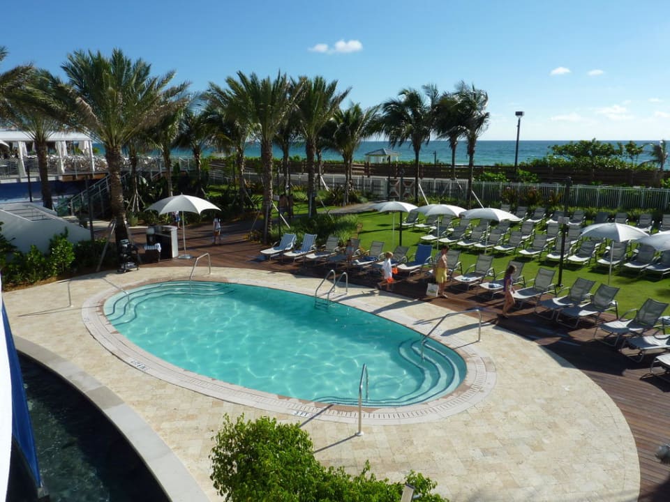 Pool Eden Roc Miami Beach