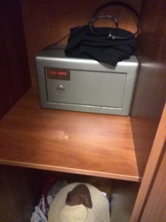 Safe Porto Bello Beach