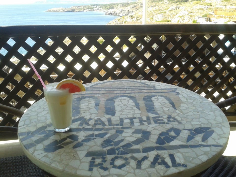 ...lässt sich gerade so aushalten ;-) Hotel Kalithea Horizon Royal