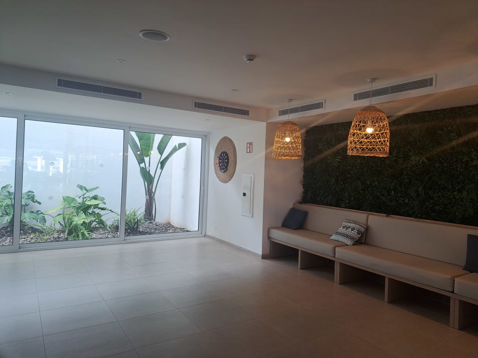 Lobby Parque Nereida Suites Hotel