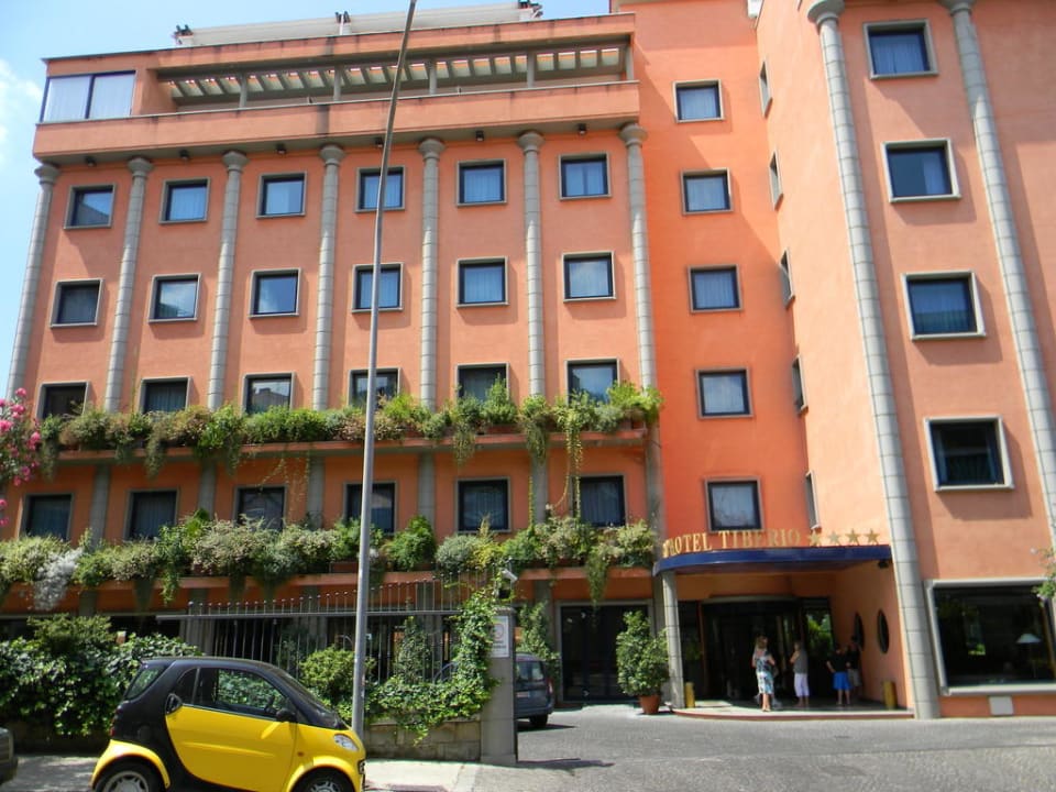 Außenansicht von Strasße Grand Hotel Tiberio