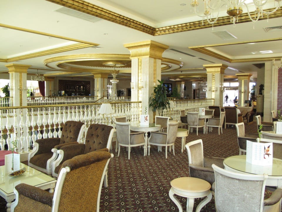 Bar an der Rezeption Diamond Excellence Resort & Spa