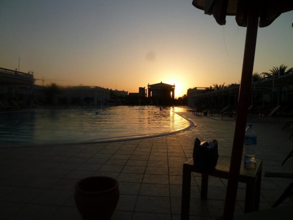 POOL am Abend Kaya Artemis Resort