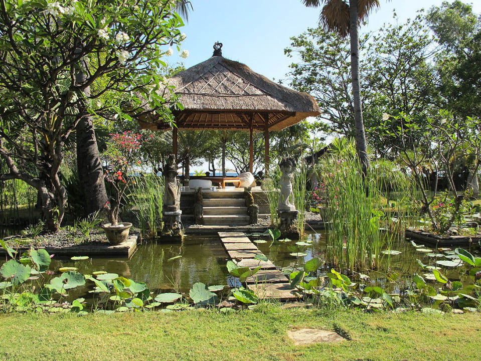 Yoga-Pavilion Hotel Matahari Beach Resort & Spa