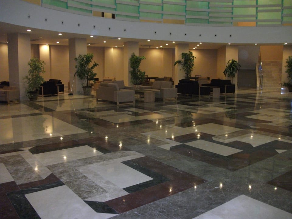 Neue Rezeption Eröffnung 26.5.2012 VONRESORT Golden Coast