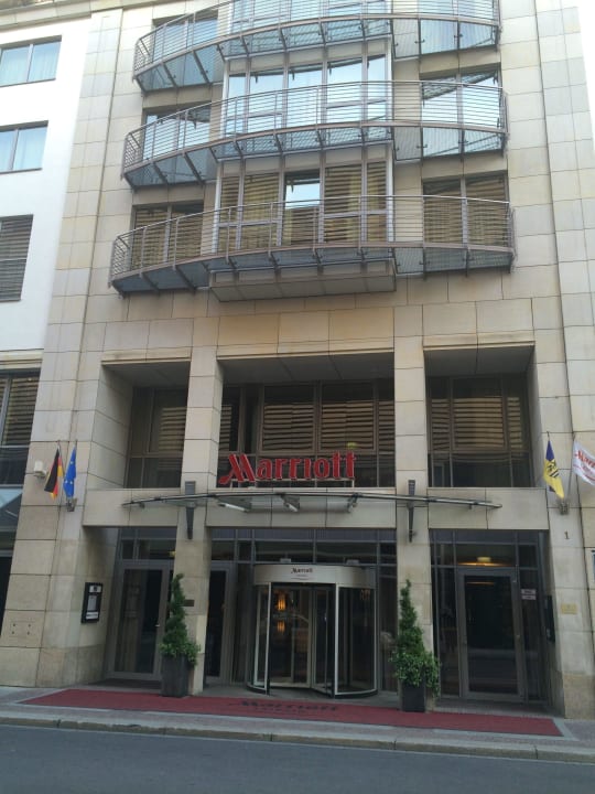 Hoteleingang Leipzig Marriott Hotel