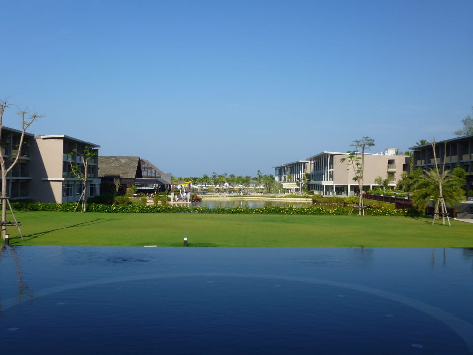 Von Rezeption zum Strand The Sands Khao Lak by Katathani