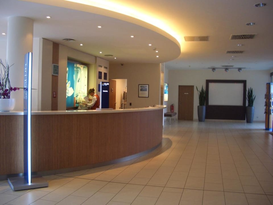 Rezeption Novotel Hamburg City Alster