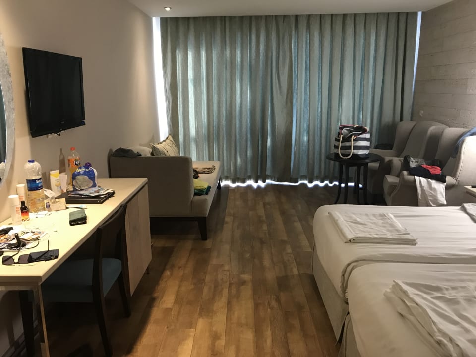 Zimmer Melas Resort Hotel