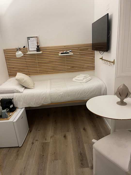 Zimmer Bari LandLord 8 - Una Finestra sulla Cattedrale