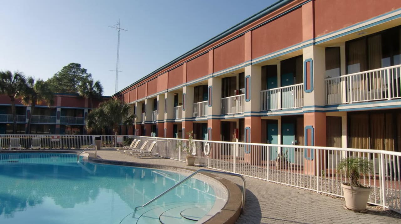 Pool Hotel Bella Oasis Inn & Spa