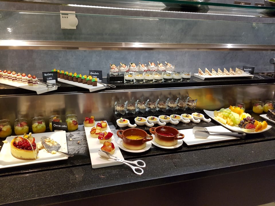 Gastro Rose Rayhaan by Rotana