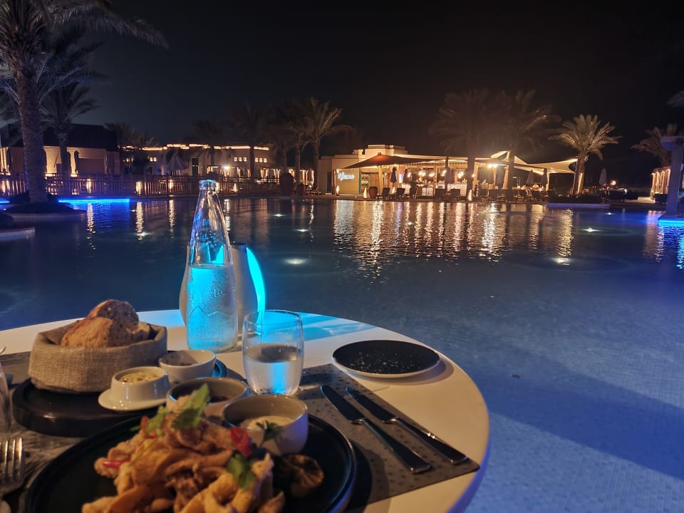 Gastro Saadiyat Rotana Resort &  Villas