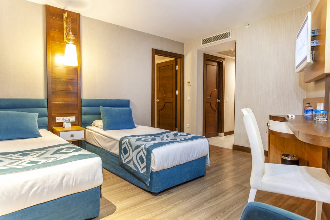 Zimmer Dream World Resort & Spa