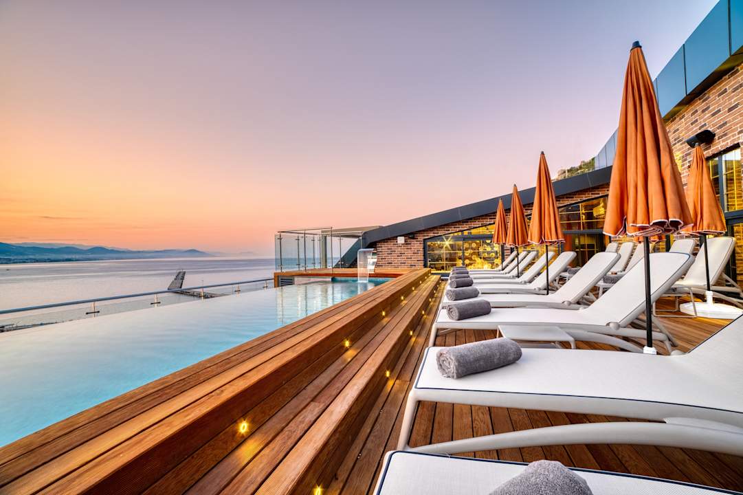 Pool Numa Port Hotel