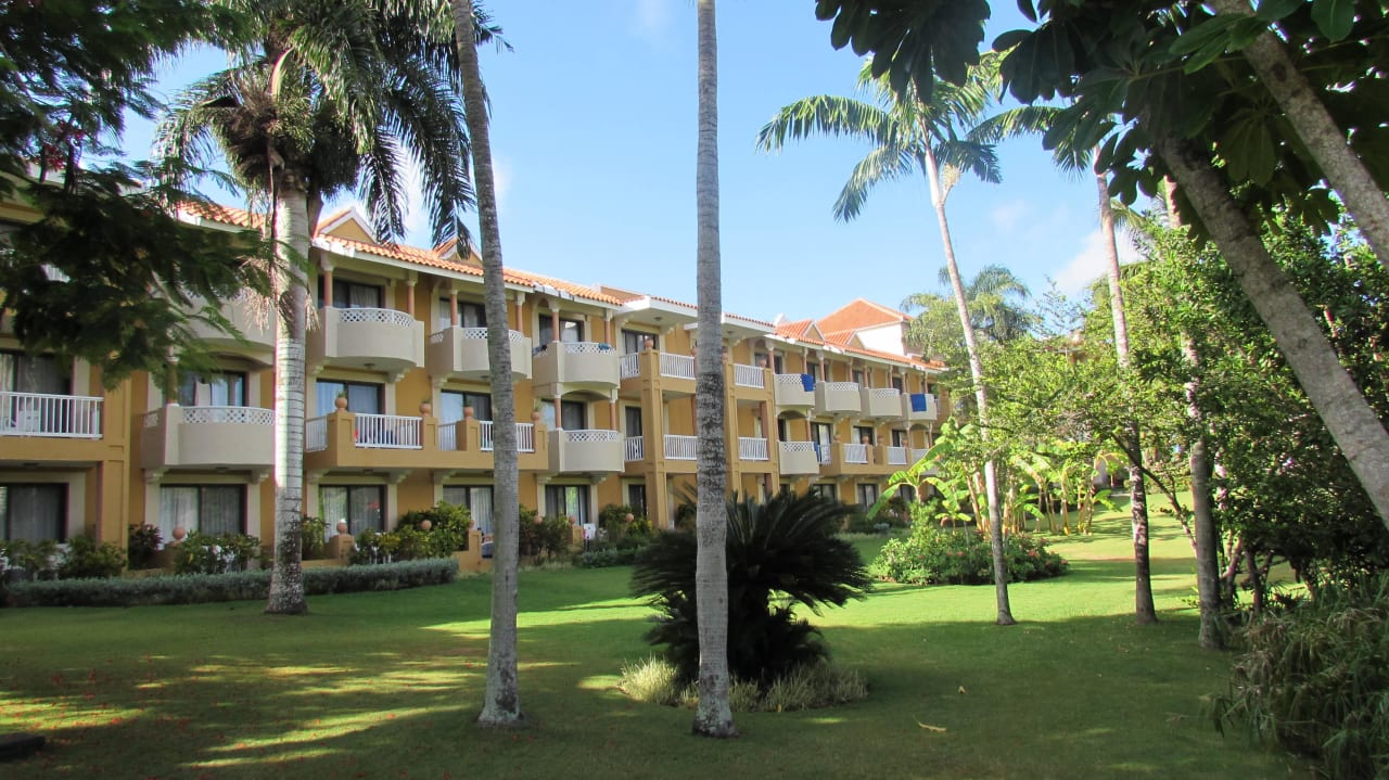 Gartenanlage und Zimmer Hotel Viva Dominicus Palace by Wyndham-All Inclusive Resort
