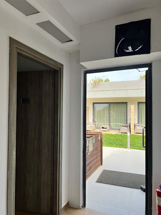 Zimmer Cavo Orient Beach Hotel & Suites