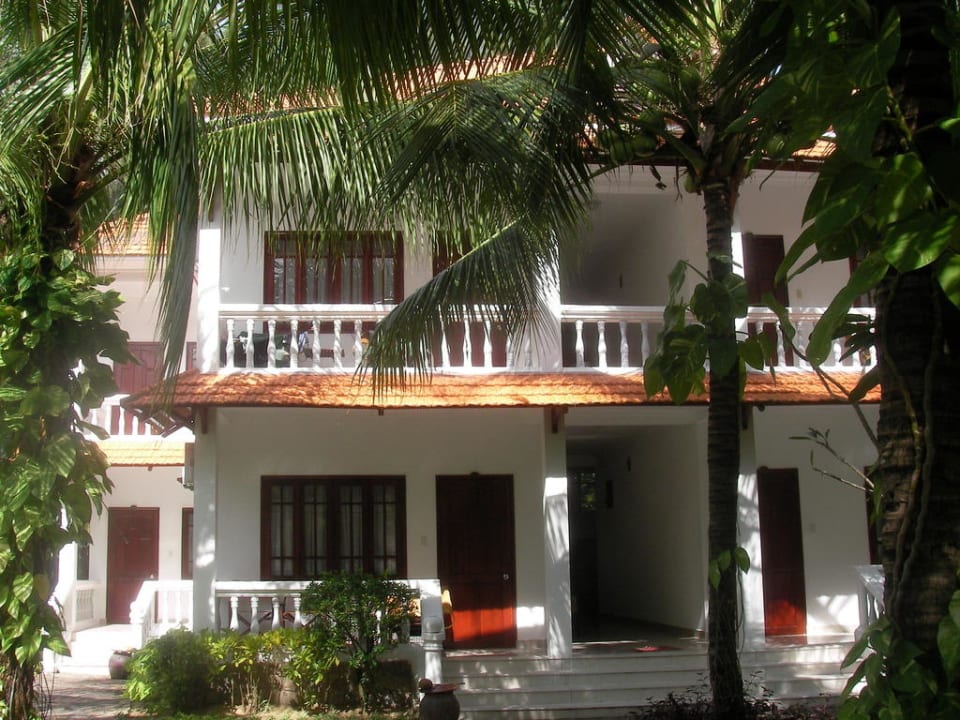 Links oben unser Zimmer Hotel Bon Bien Resort
