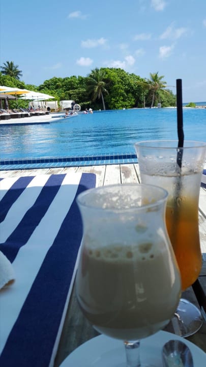 Pool Atmosphere Kanifushi Maldives