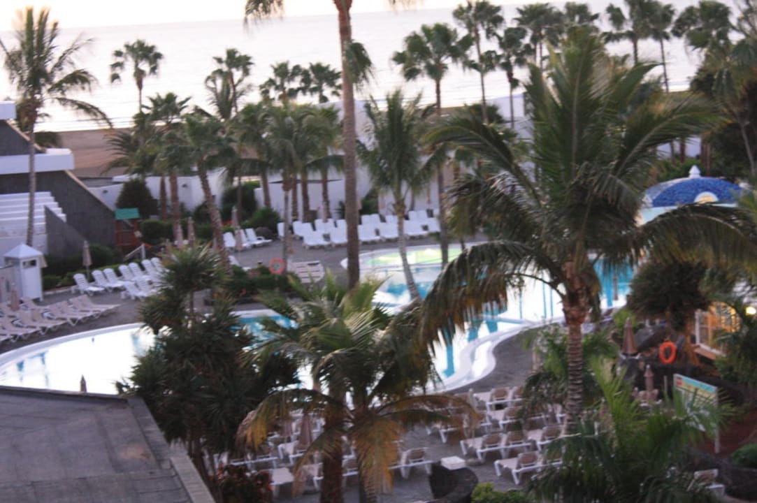 Ausblick auf den Pool Hotel Riu Paraiso Lanzarote