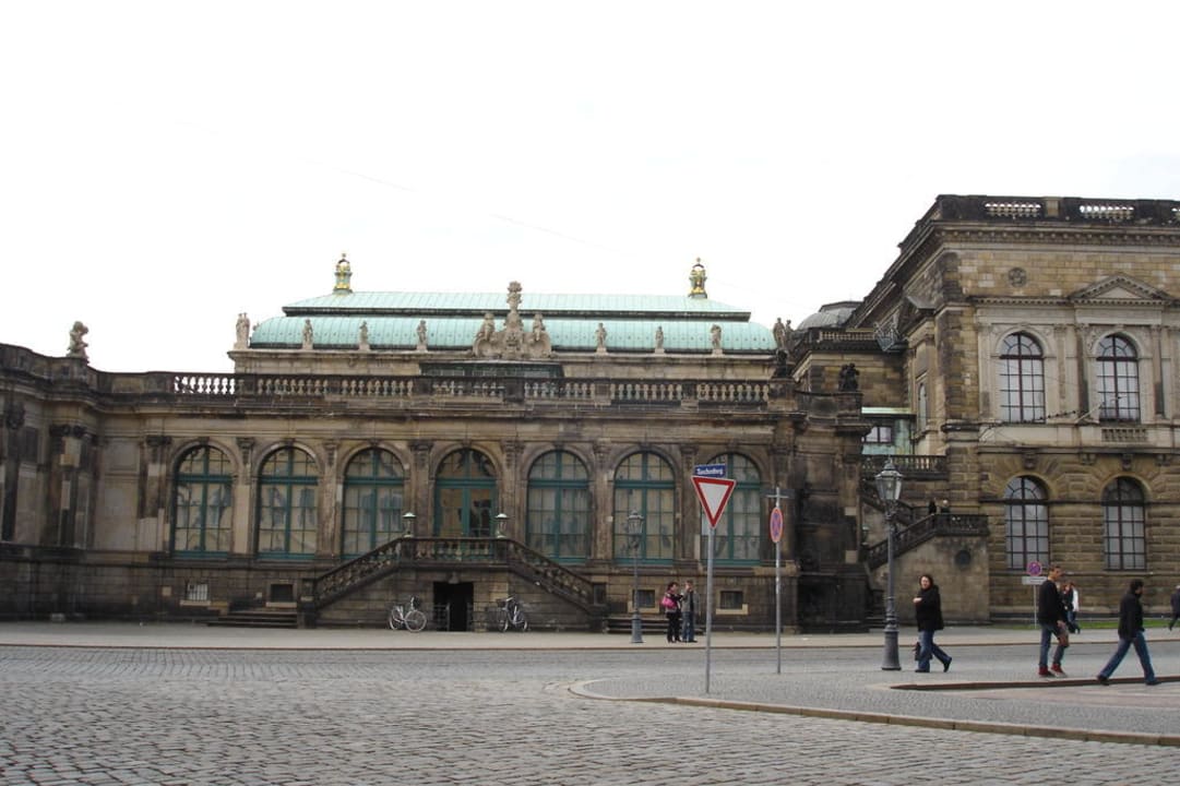 Blick aus dem Hotel auf den Zwinger Hotel Taschenbergpalais Kempinski Dresden