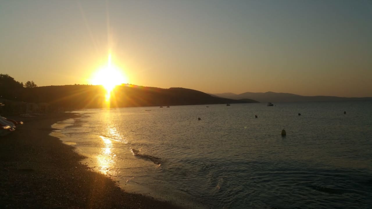 Strand The Grove Seaside Hotel