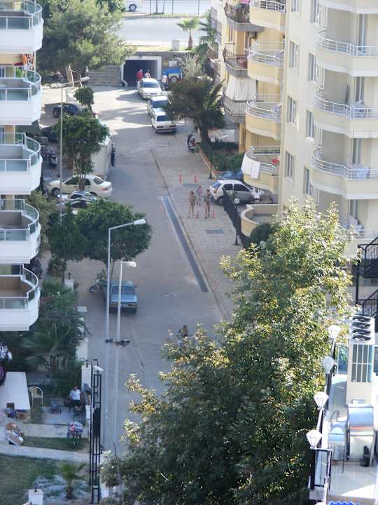 Strasse zum Strand Diamond Hill Resort Hotel