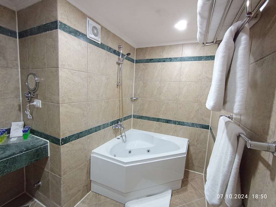 Zimmer Parrotel Aqua Park Resort