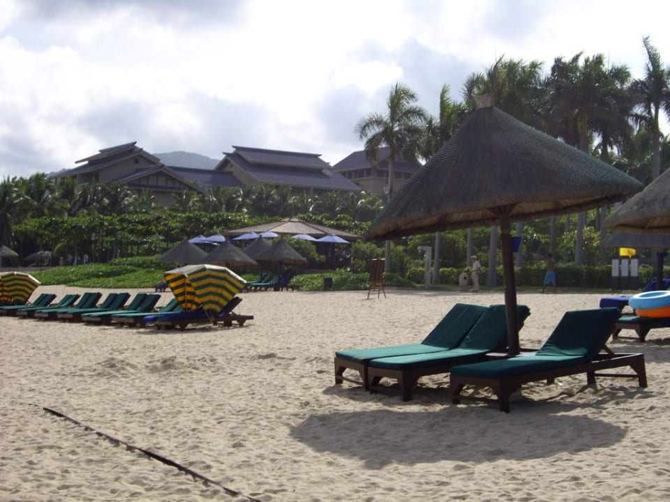 Liegen am Strand Hotel Sanya Marriott Resort & Spa