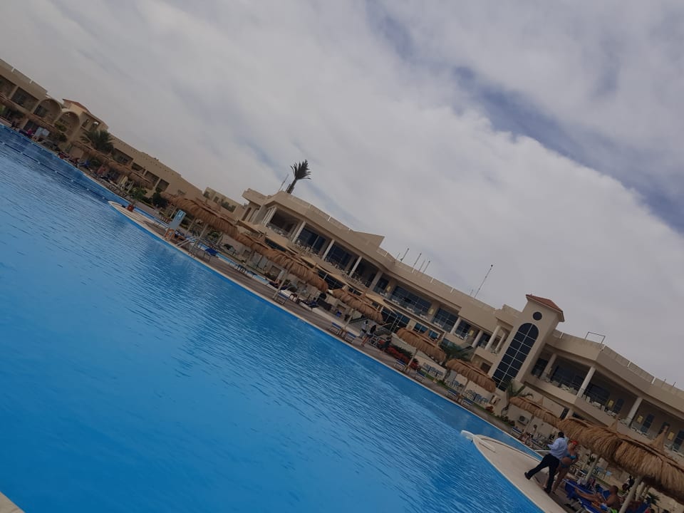 Einer der Hauptpools Pickalbatros Royal Moderna Resort-Sharm El Sheikh